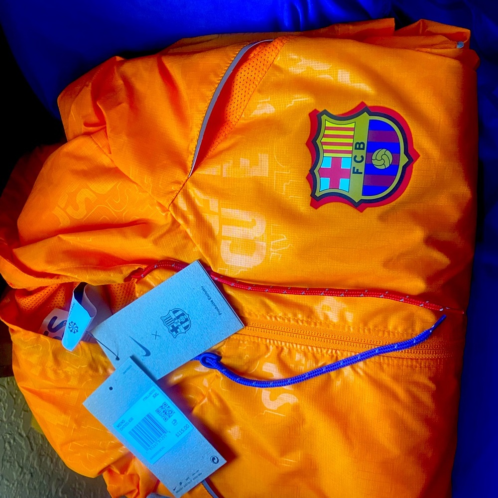 FC BARCELONA  Nike hooded jacket size XXL men new!!! Msrp $115+++